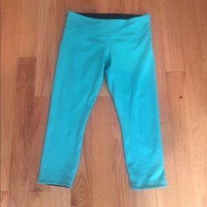 Size 10 Reversible Lululemon Capris.