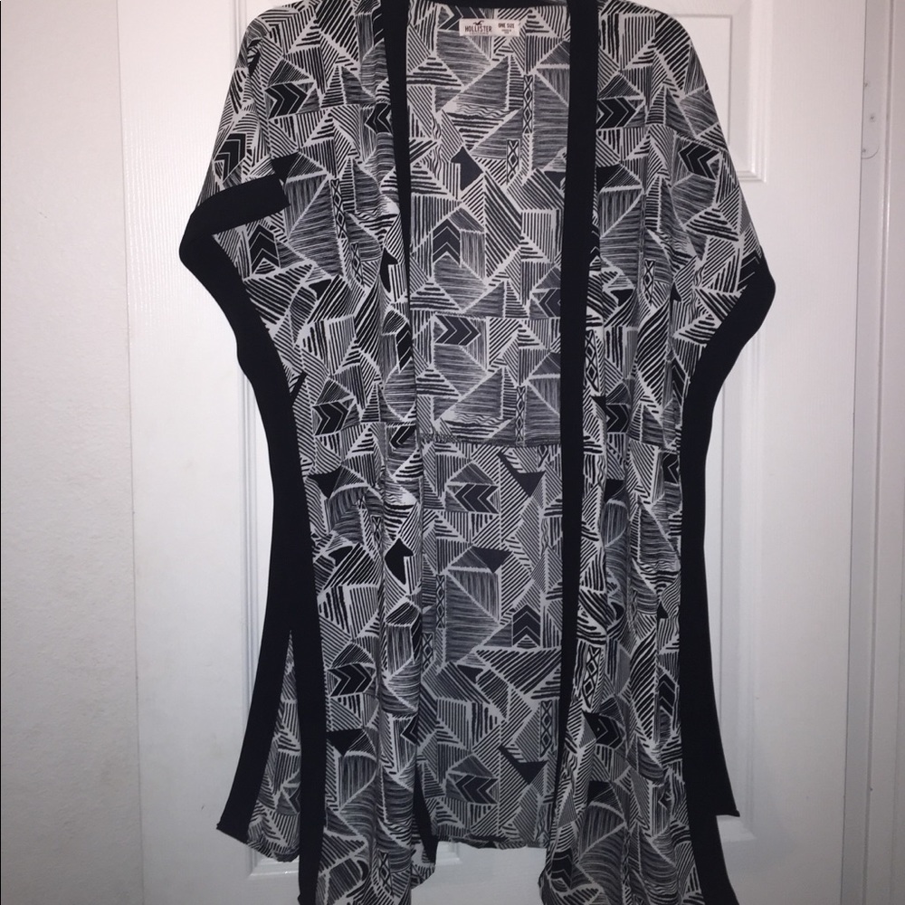 Hollister geometric print kimono
