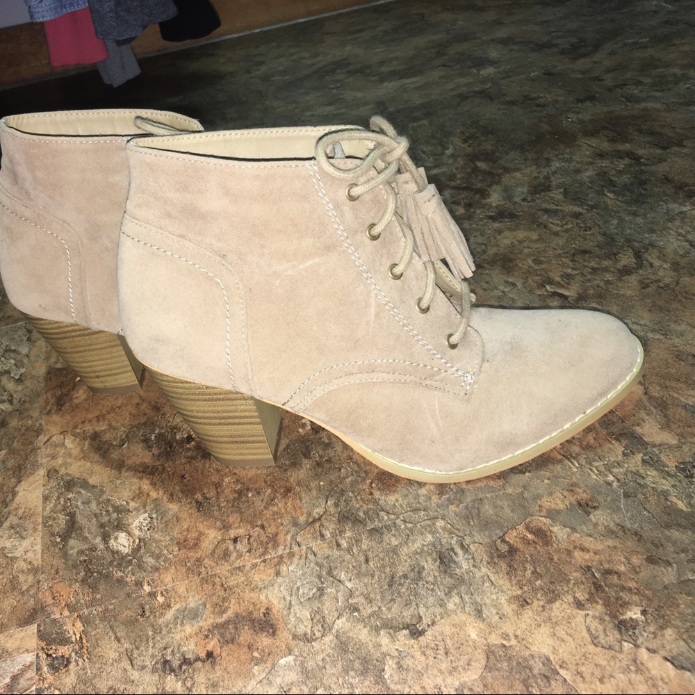 High heel boots