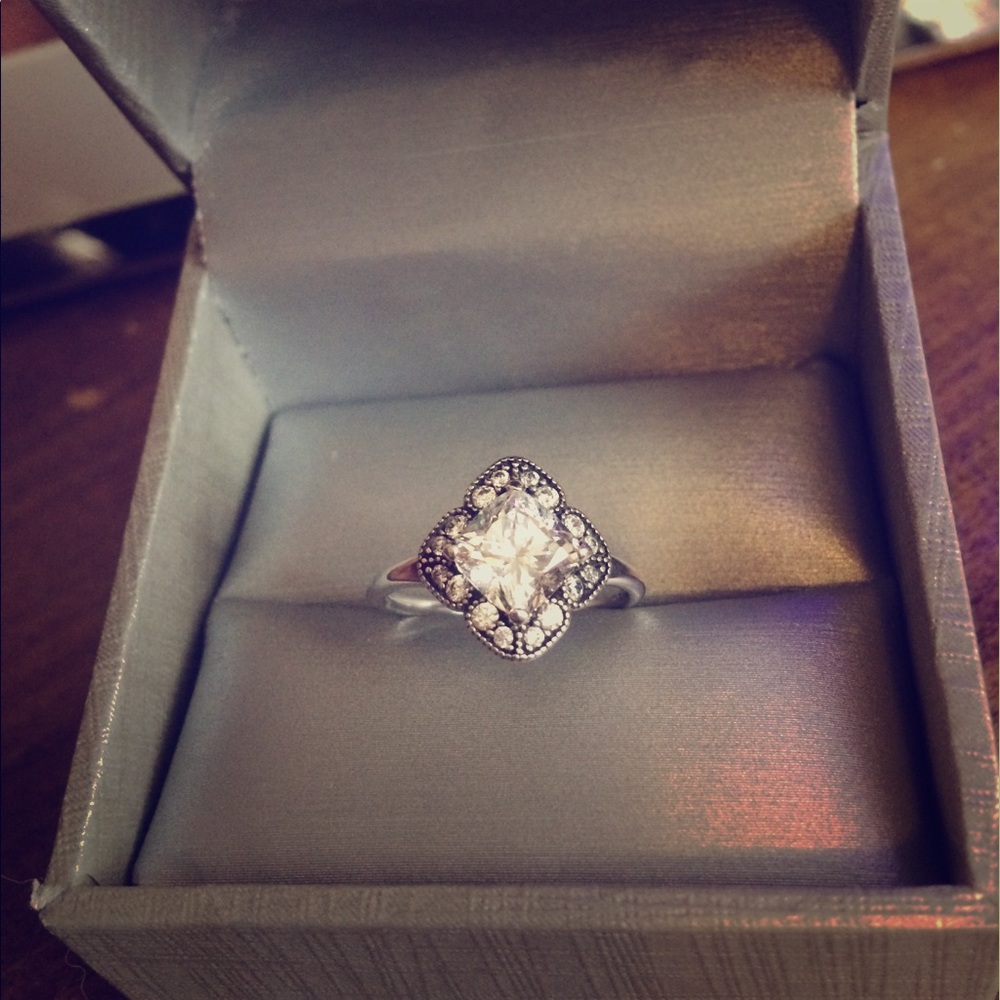 Pandora Ring