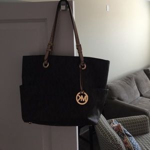 MIcheal Kors hand bag