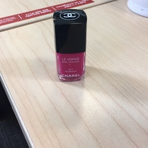 Chanel splendeur(217) nail polish