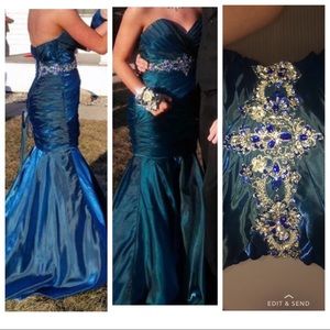 Blue/teal (depends of lighting) mermaid dress