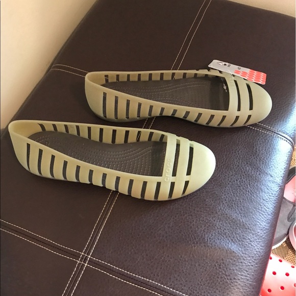 CROCS Shoes - Ladies crocs size 10w green nwt