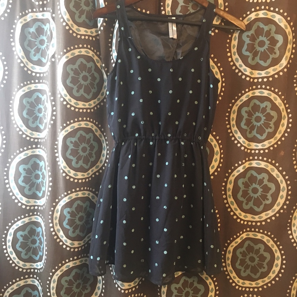 Polka dot dress with back cut out