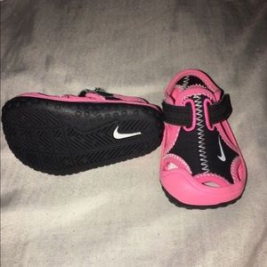 Nike infant sandals