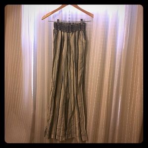 Macy's: Wide legged linen pants-(xs)