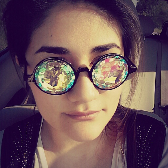 Meet your Posher, Bria. - Picture 3 of 3