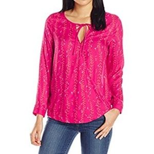 New  adorable  Lucky brand pink top - medium