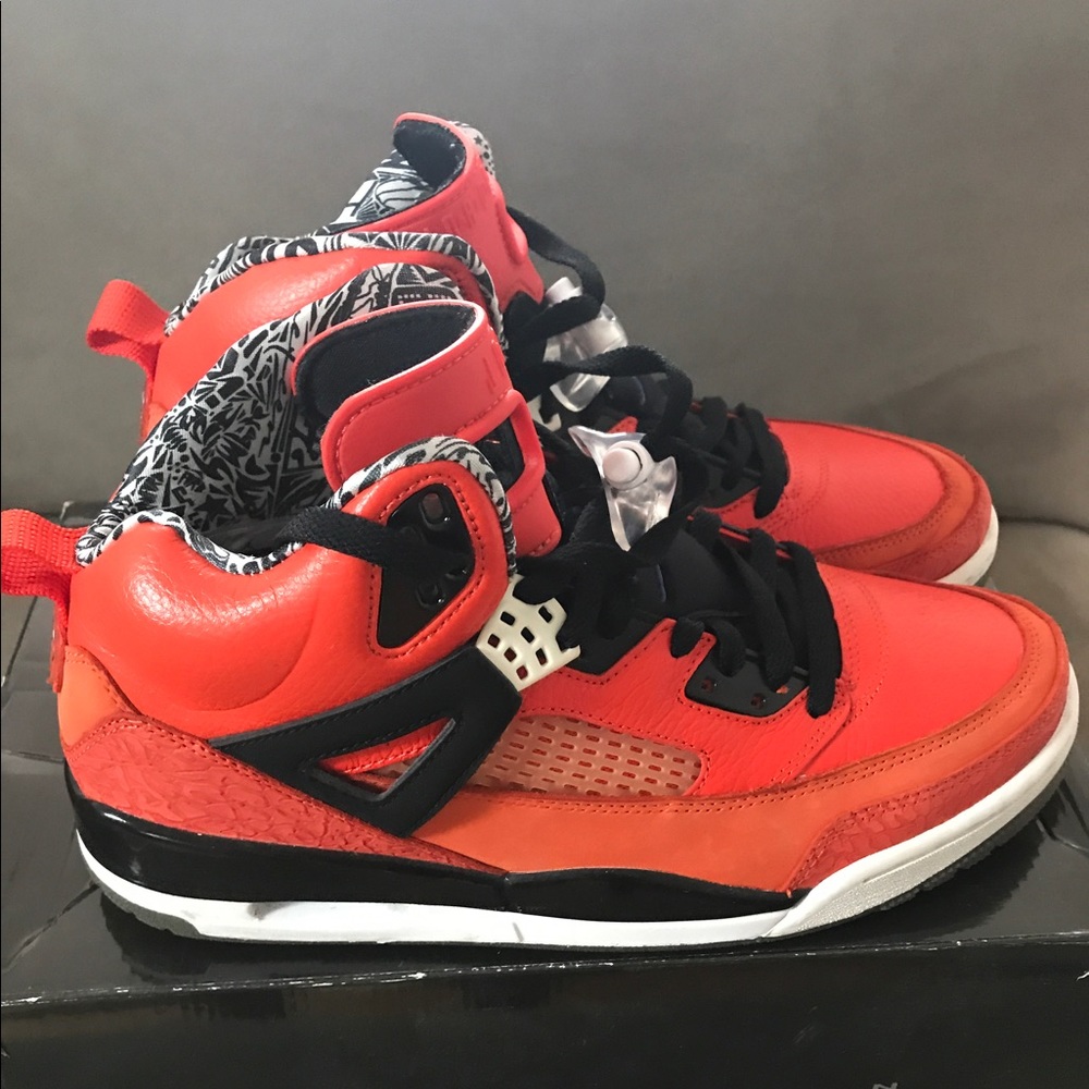 Jordan SpiZike Rare NY Knicks Size 10.5