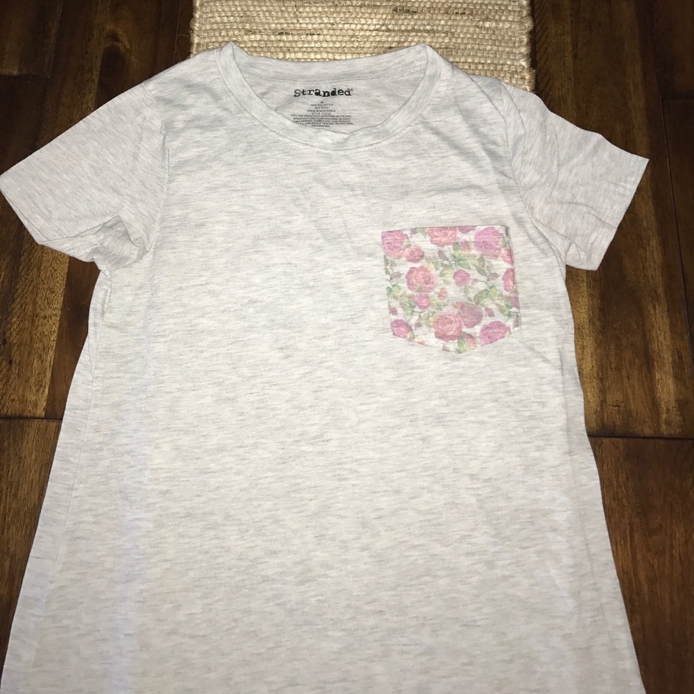 Gray t-shirt with floral pocket