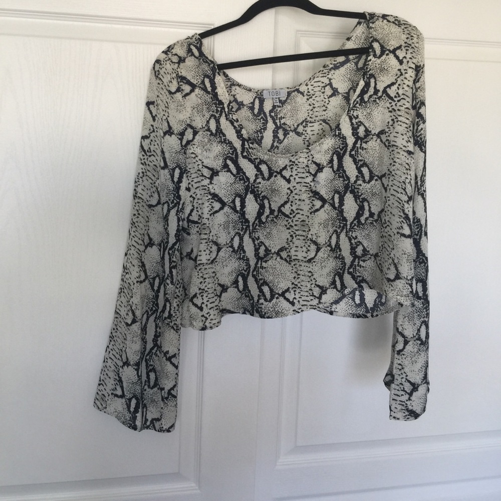 Snake skin long sleve