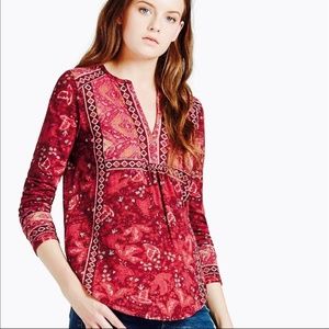 Like New Beautiful Lucky brand red top medium
