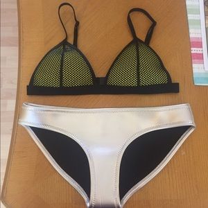Triangl bikini look alike
