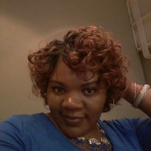 Meet your Posher, Tia