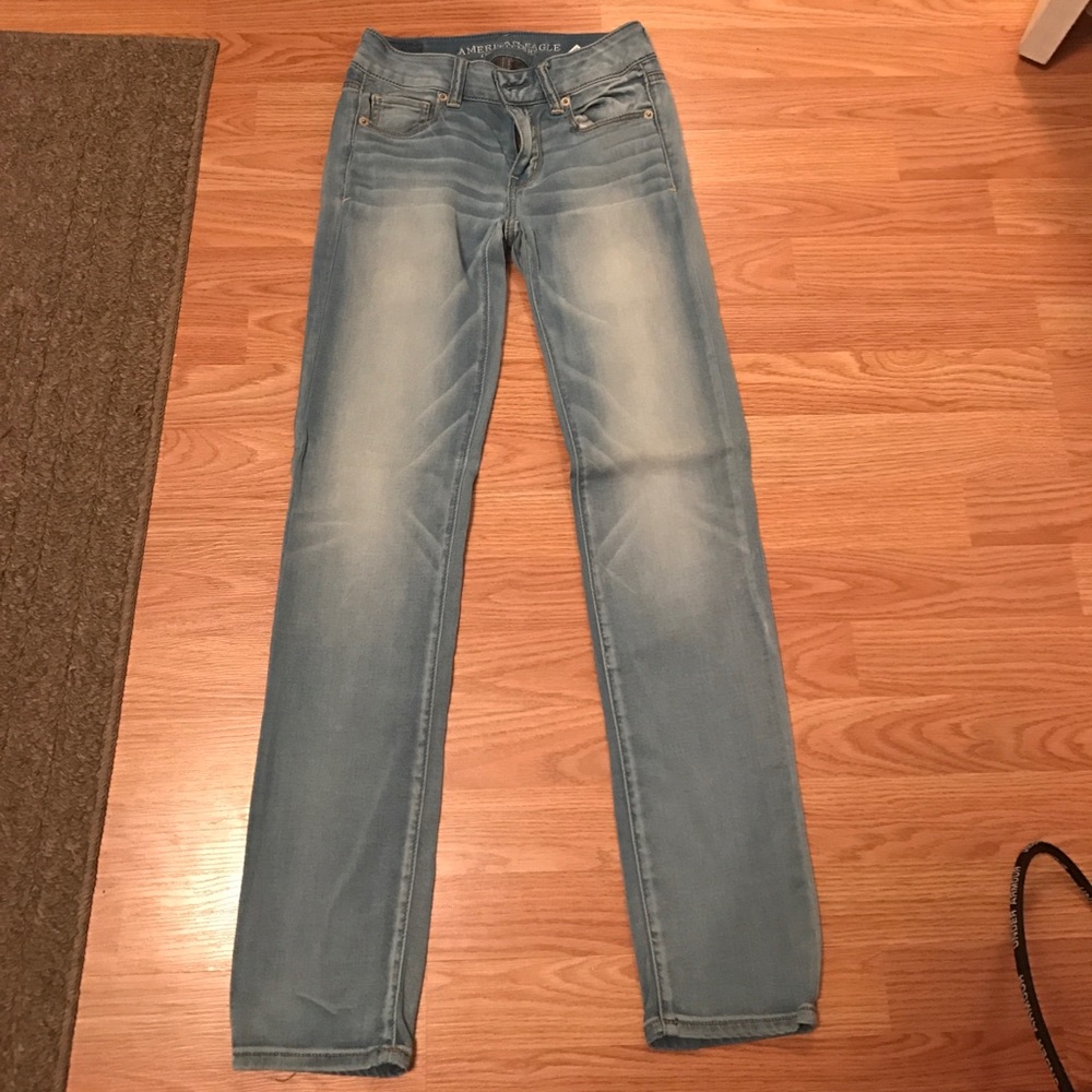 AMERICAN EAGLE SKINNY JEANS