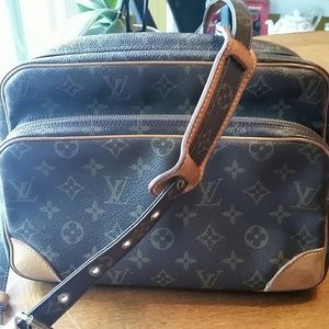 AuthenticVintage Louis Vuitton Nile messenger bag