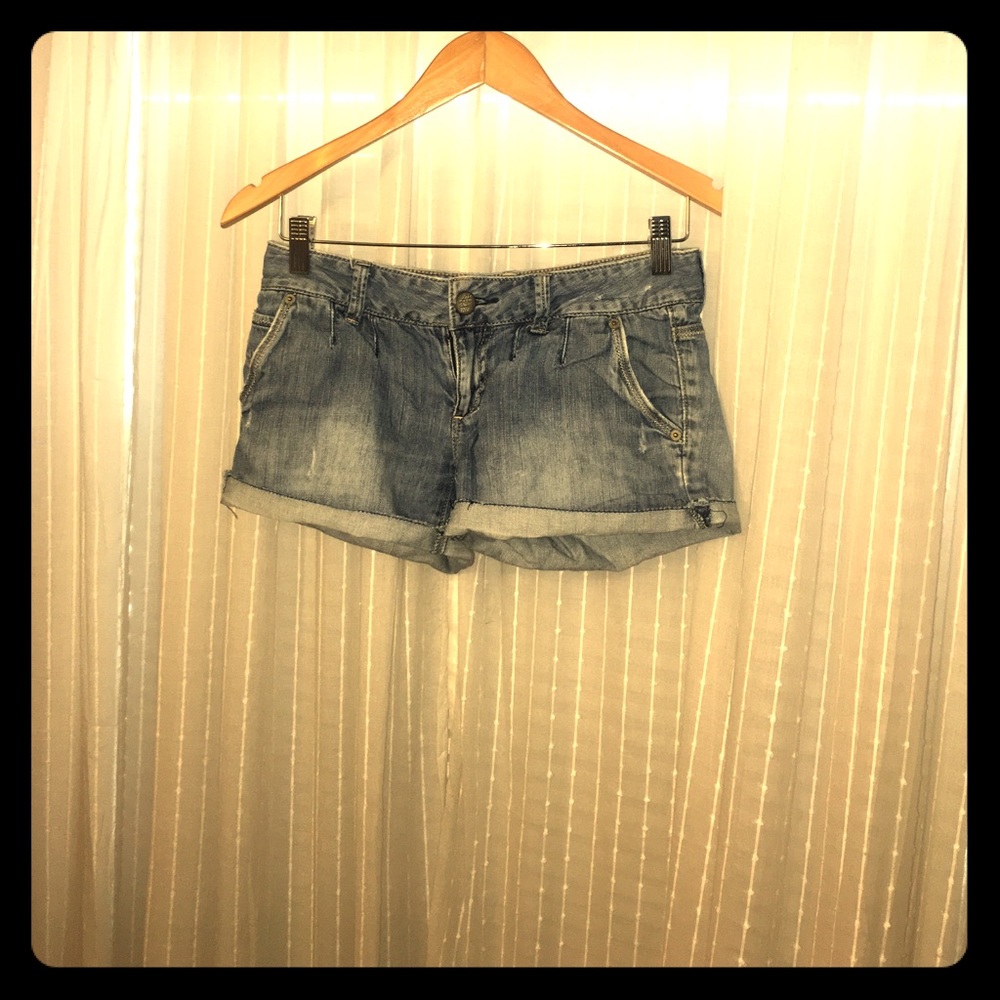 American Eagle distressed jean shorts (size 0)