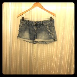 American Eagle distressed jean shorts (size 0)