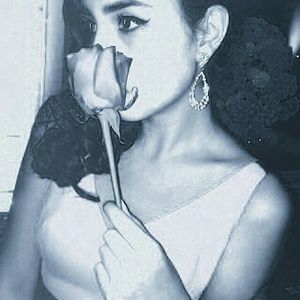 Meet your Posher, Daniela