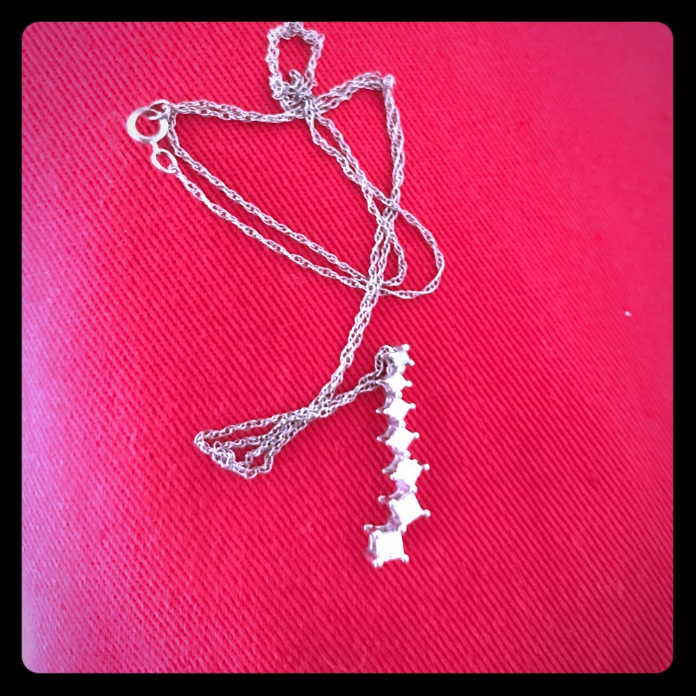 1 Carat diamond journey necklace