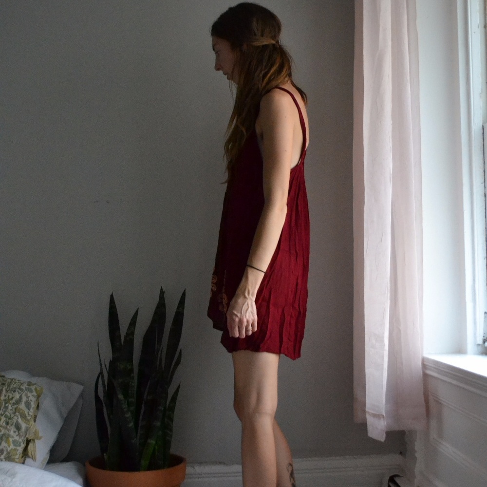 SOLD! Burgundy and Gold Embroidered Boho / - Picture 2 of 5