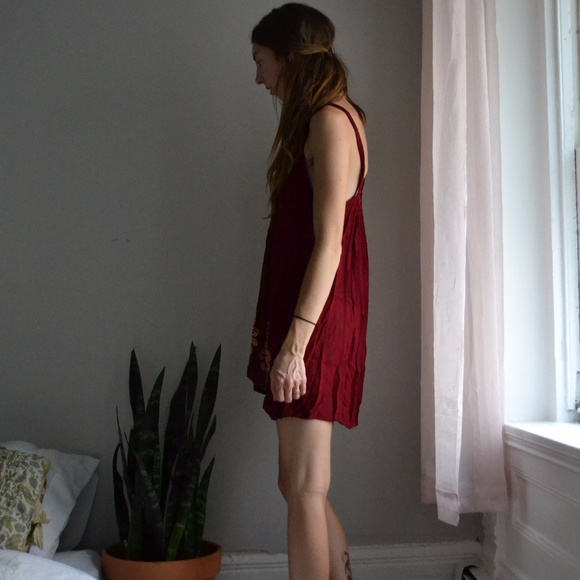 SOLD! Burgundy and Gold Embroidered Boho / - Picture 2 of 5