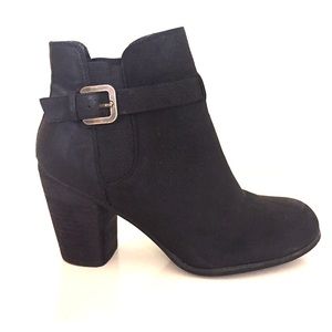 Abound Black Booties (size 8)