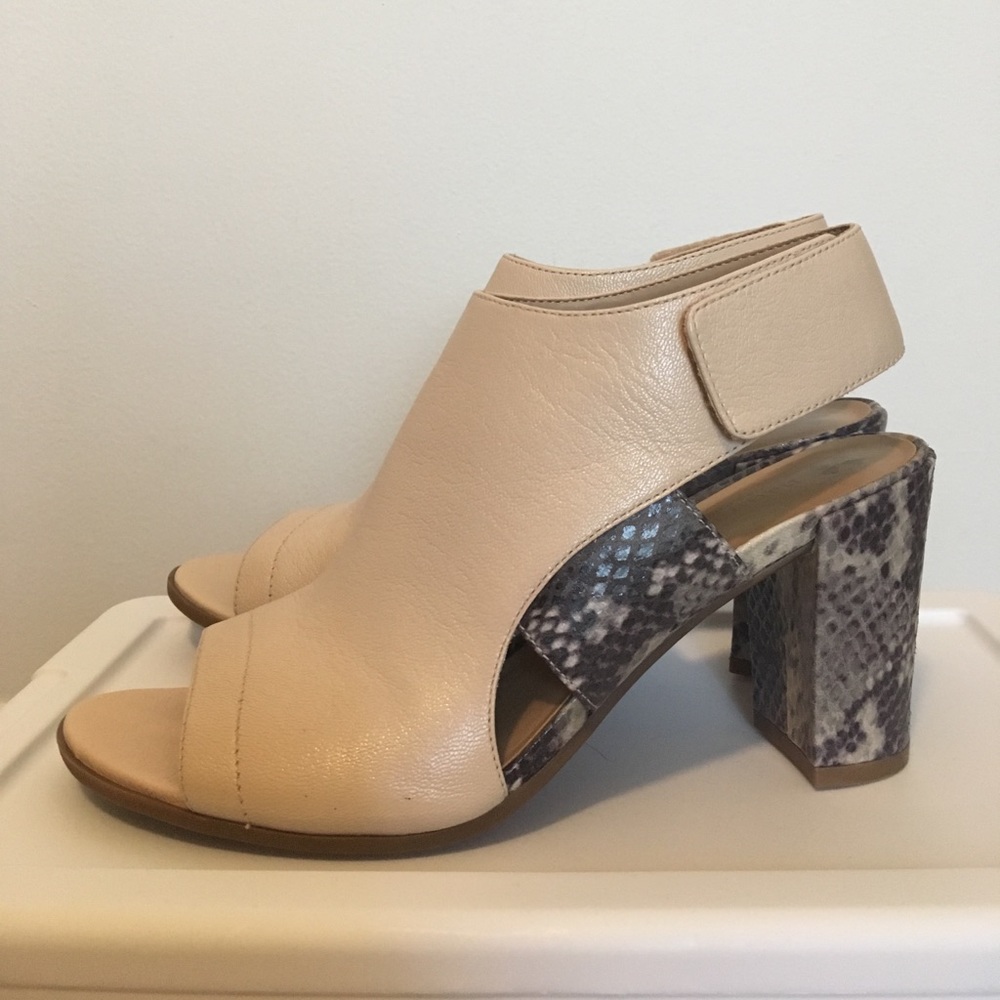 ☀️FLASH SALE ☀️EUC Naturalizer Zahn Pumps