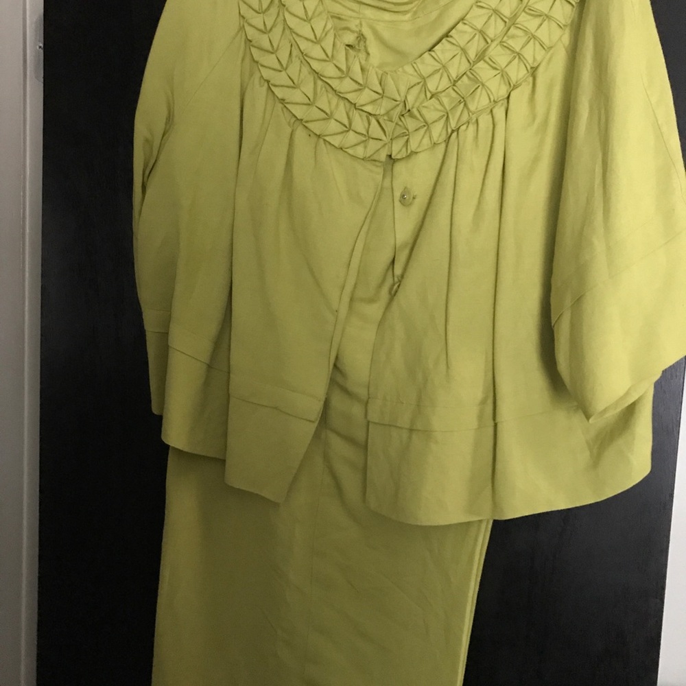 Linen 2 piece pant suit. Size 24