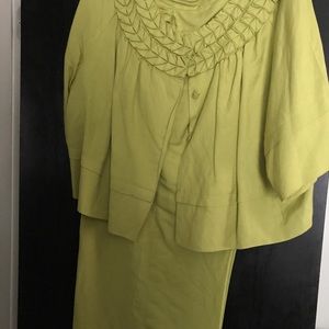 Linen 2 piece pant suit. Size 24