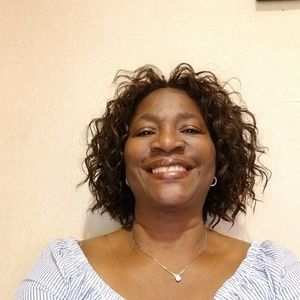 Meet your Posher, Lois