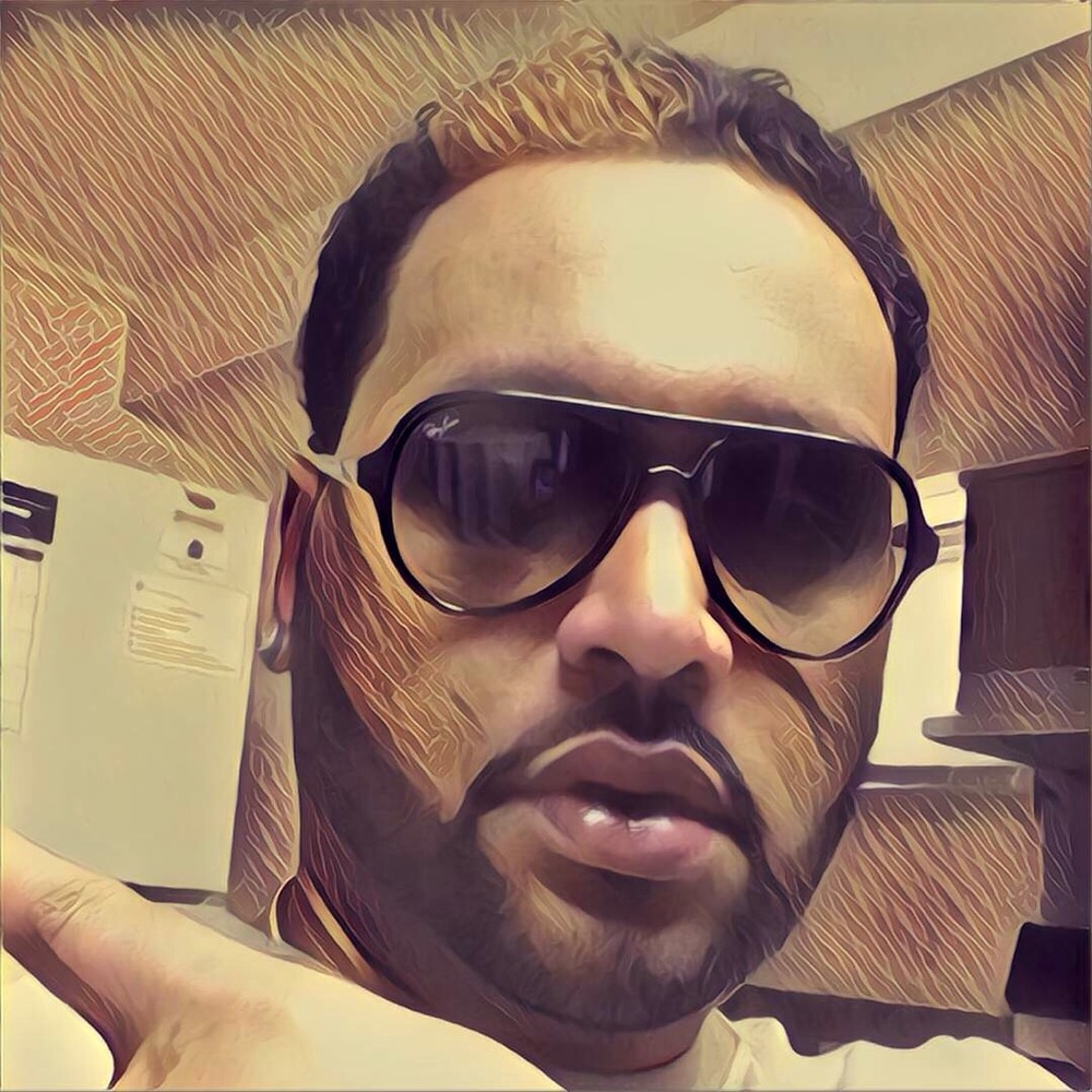 Meet your Posher, Derrick