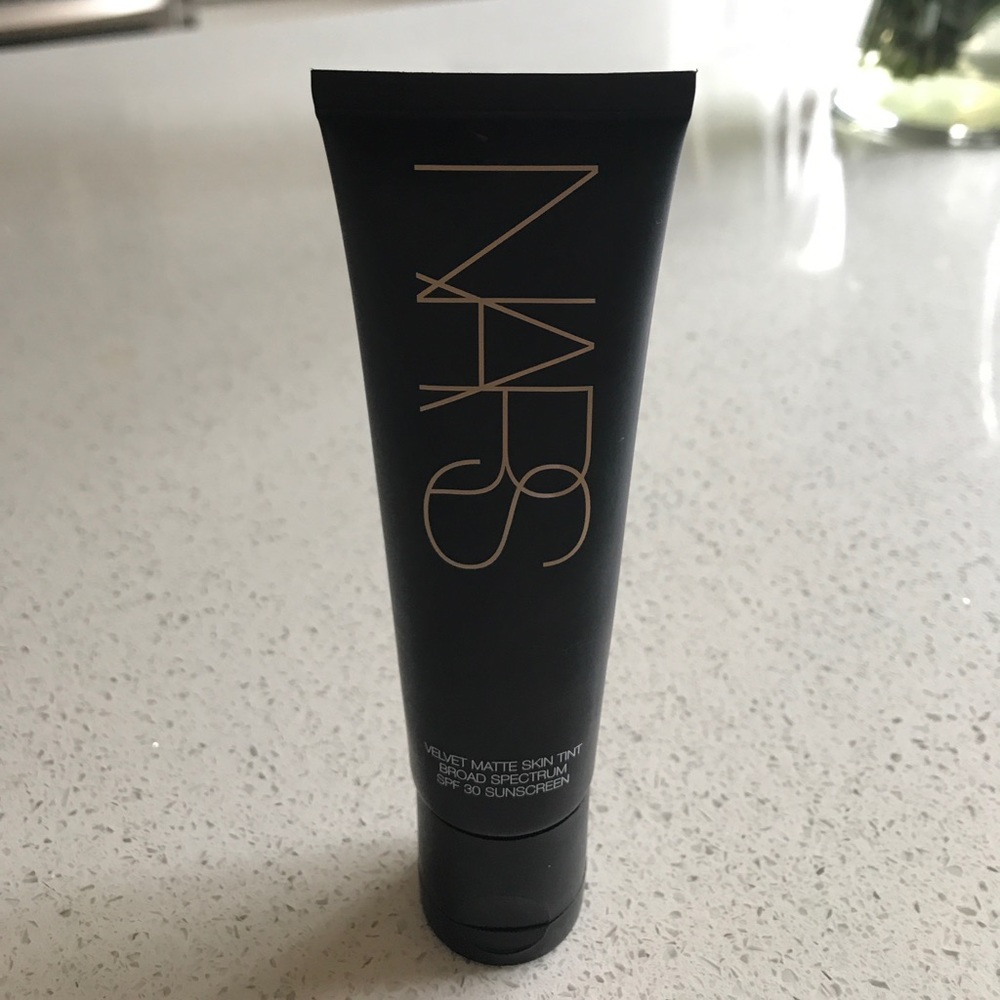 NARS Velvet Matte Skin Tint