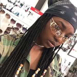 Meet your Posher, Mia