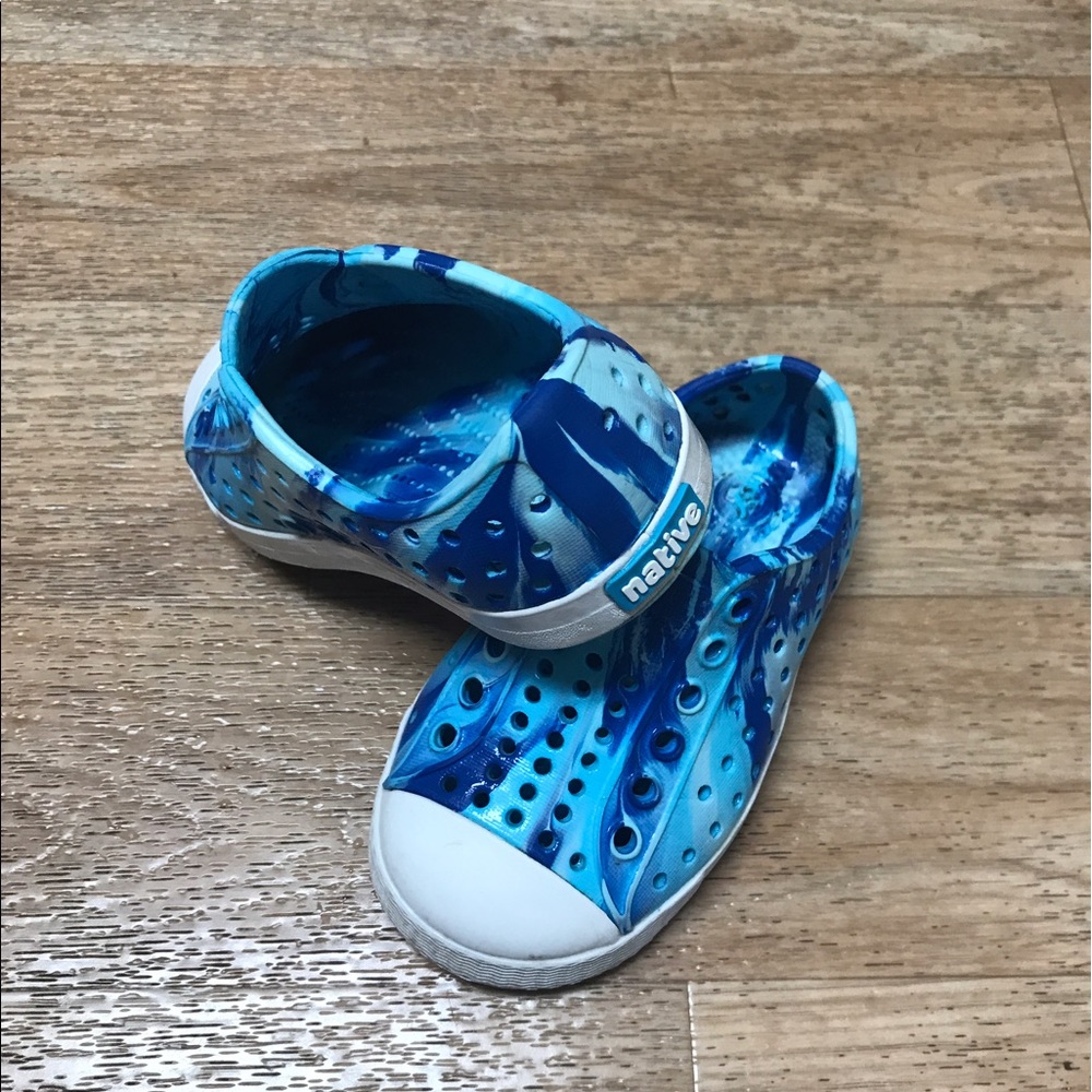 Native crocks in good condition