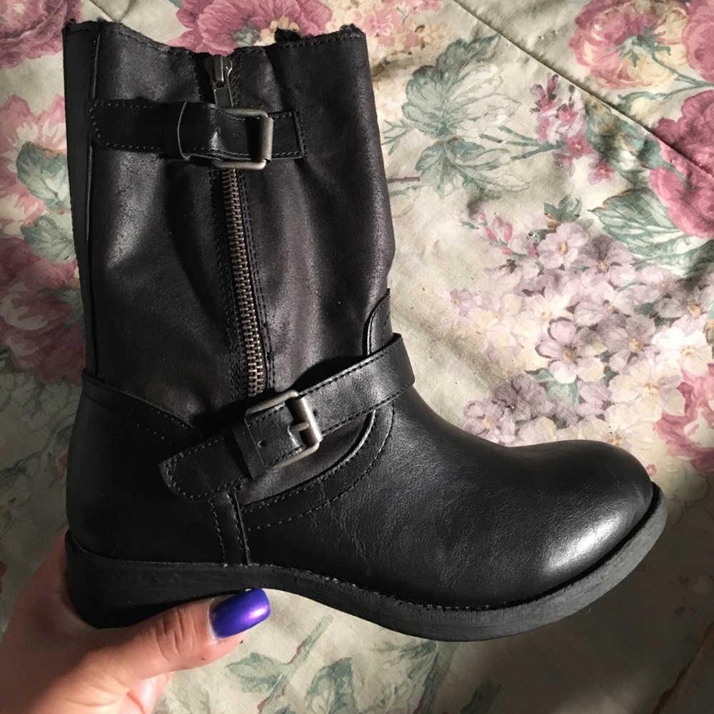 Black boots
