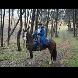 Meet your Posher, Leticia