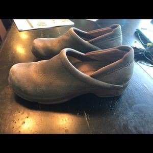 Dansko size 40 (fits size 9)