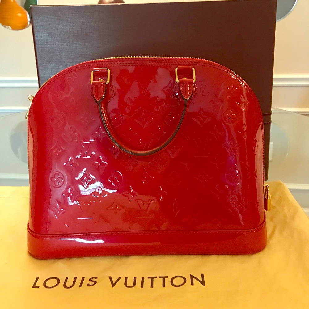 AUTHENTIC RED LOUIS VUITTON ALMA MM 14.2x11x6.7
