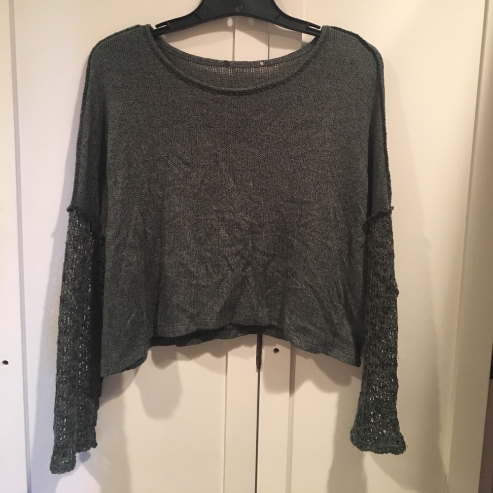Quarter sleeve shirt w/ crochet sleeves