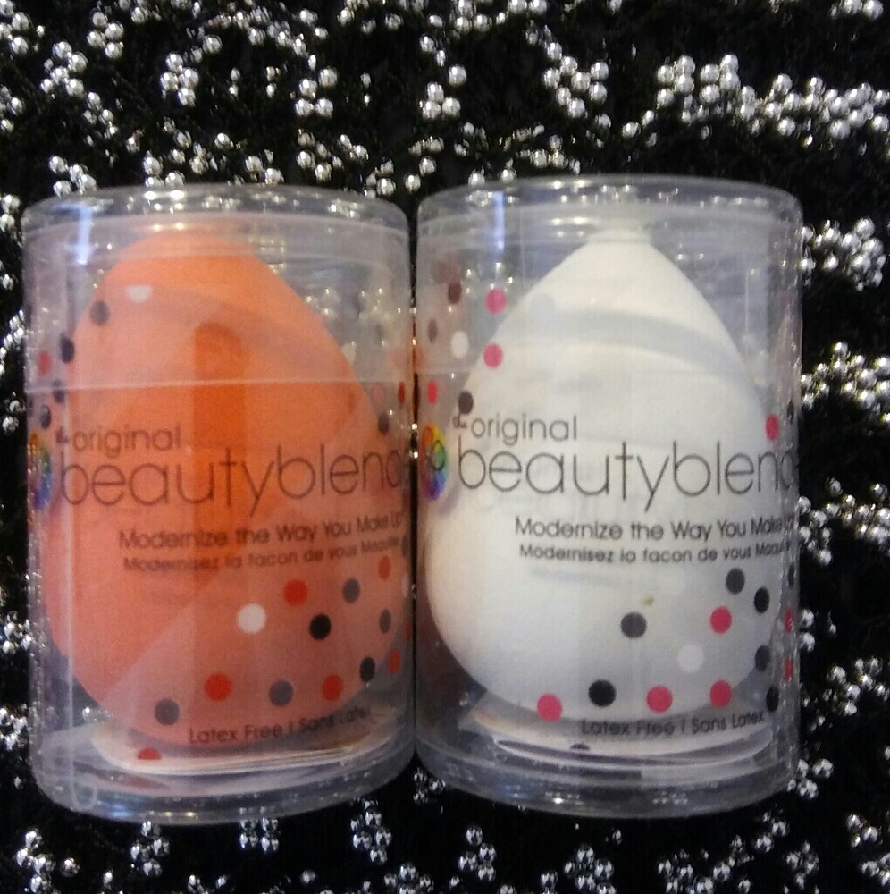 Set Of 2 Makeup blender sponge.