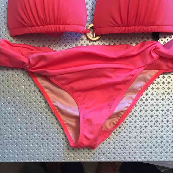 Coral push up bikini - Picture 3 of 4