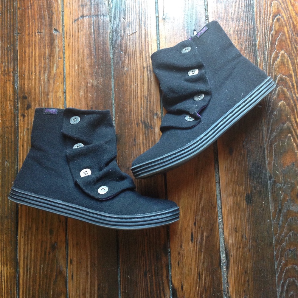 Blowfish Booties