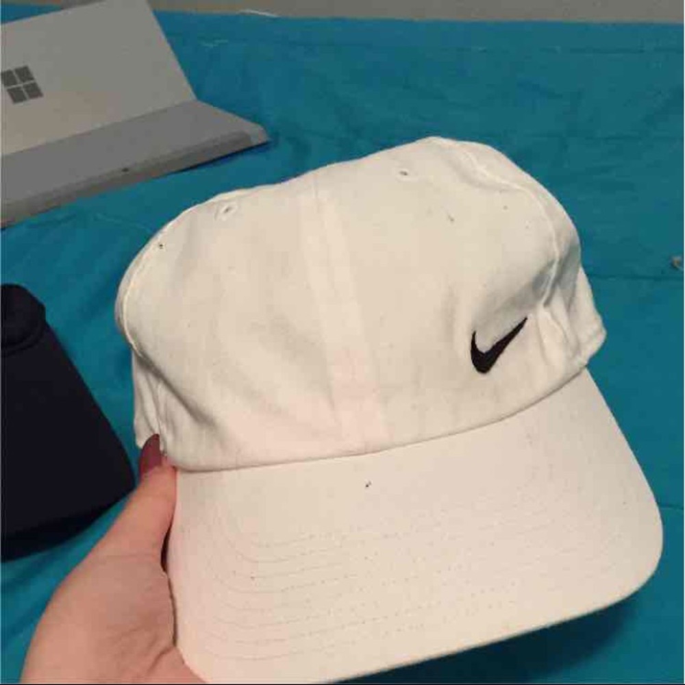 White nike cap