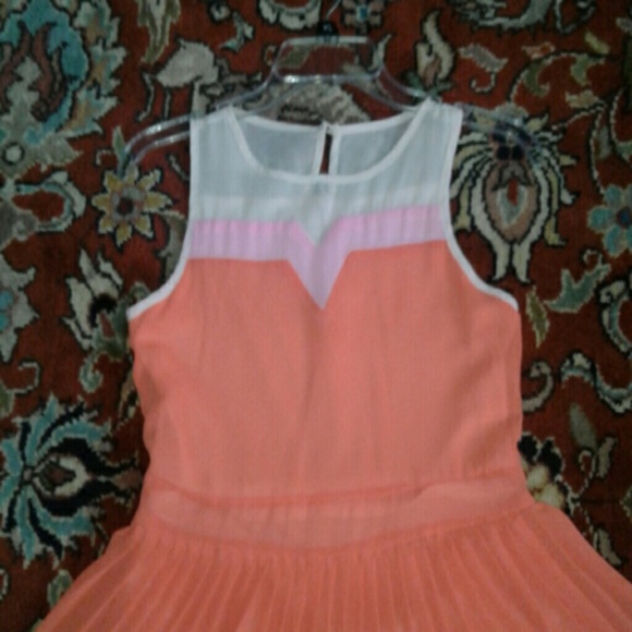 Dress - Picture 5 of 8