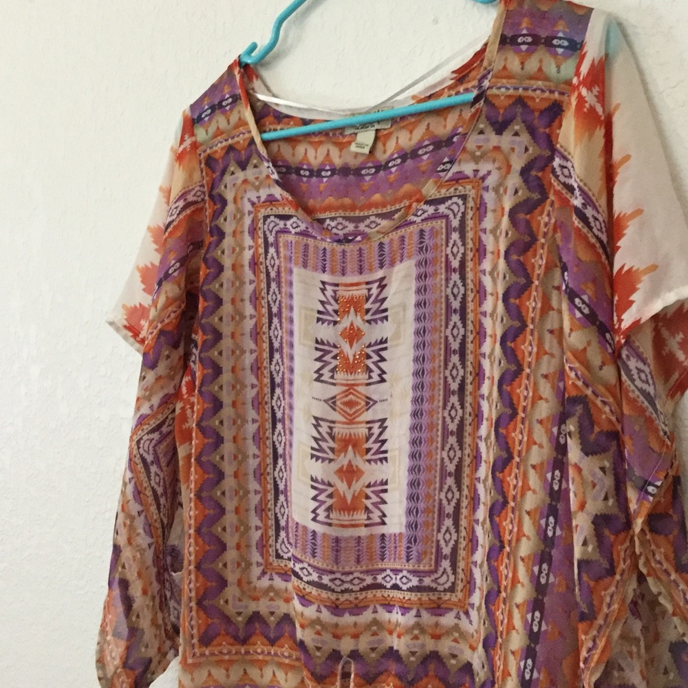 ‼️LAST CHANCE ‼️
Cute tribal boho lightweight flutter blouse