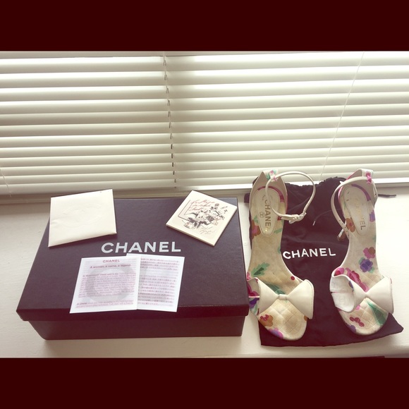 Limited Edition Chanel white bow open toe Heels! - Picture 6 of 8
