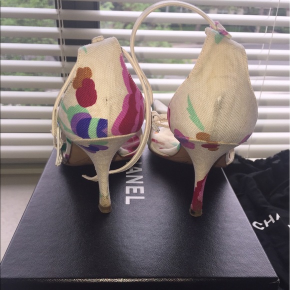 Limited Edition Chanel white bow open toe Heels! - Picture 2 of 8