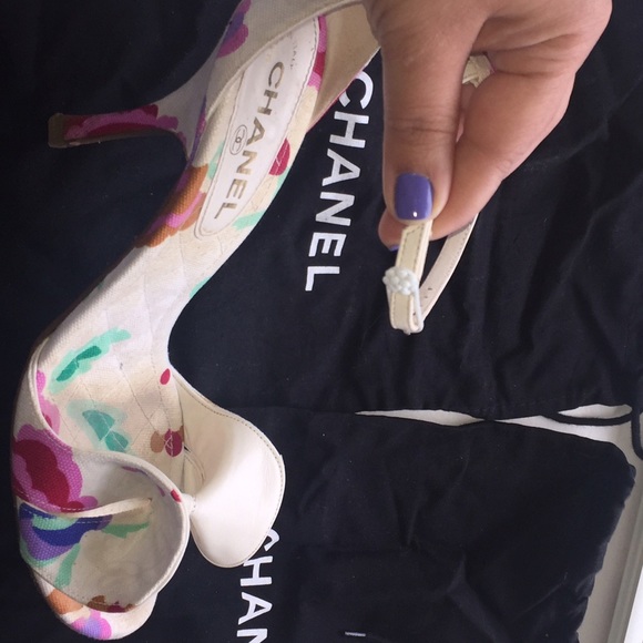 Limited Edition Chanel white bow open toe Heels! - Picture 5 of 8